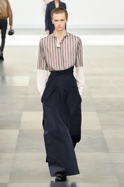 Look 46